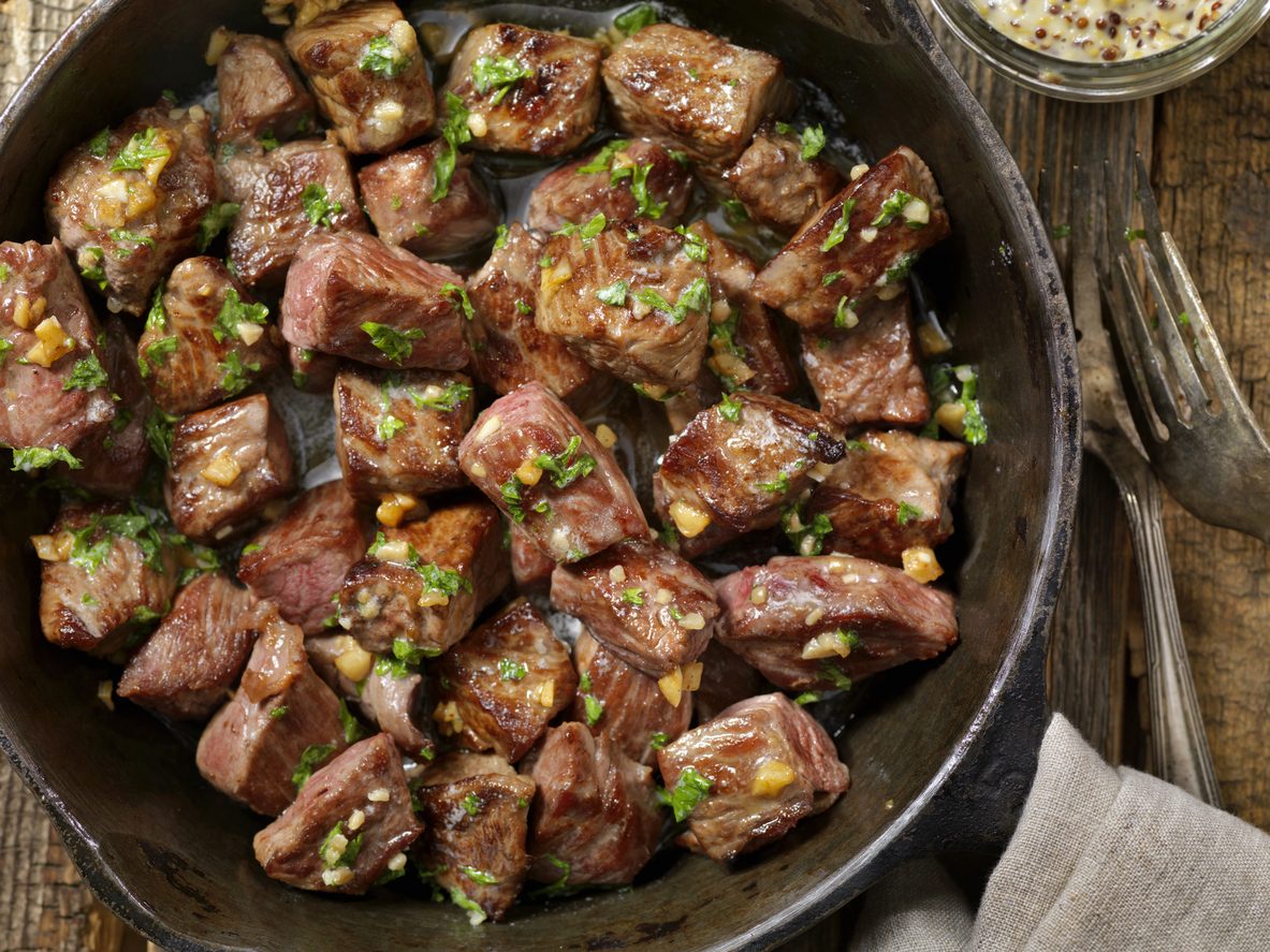 وصفة قطع الستيك بزبدة الثوم