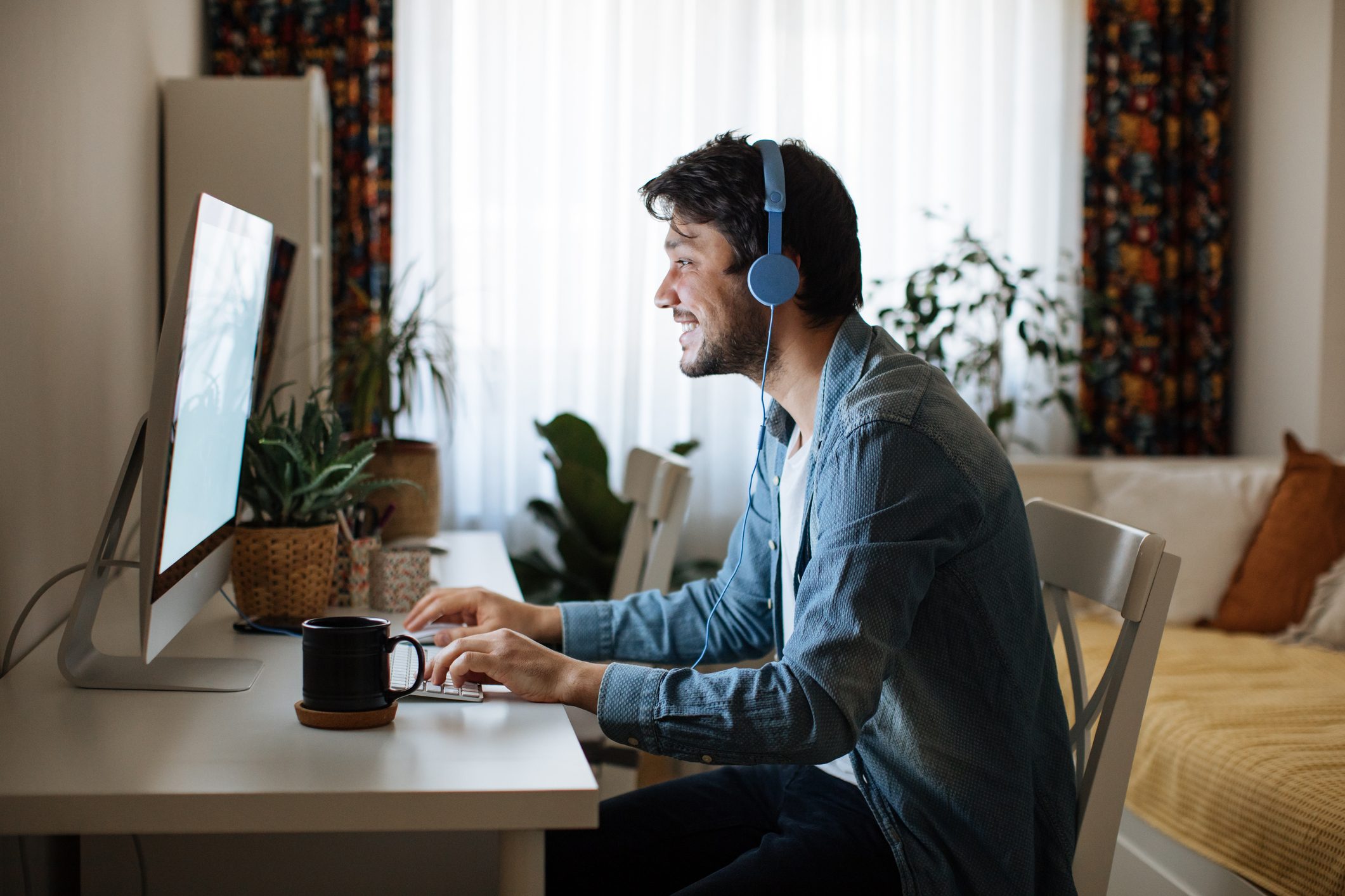 istock\ التقدم للزواج بطرق رومانسية وغير مكلفة