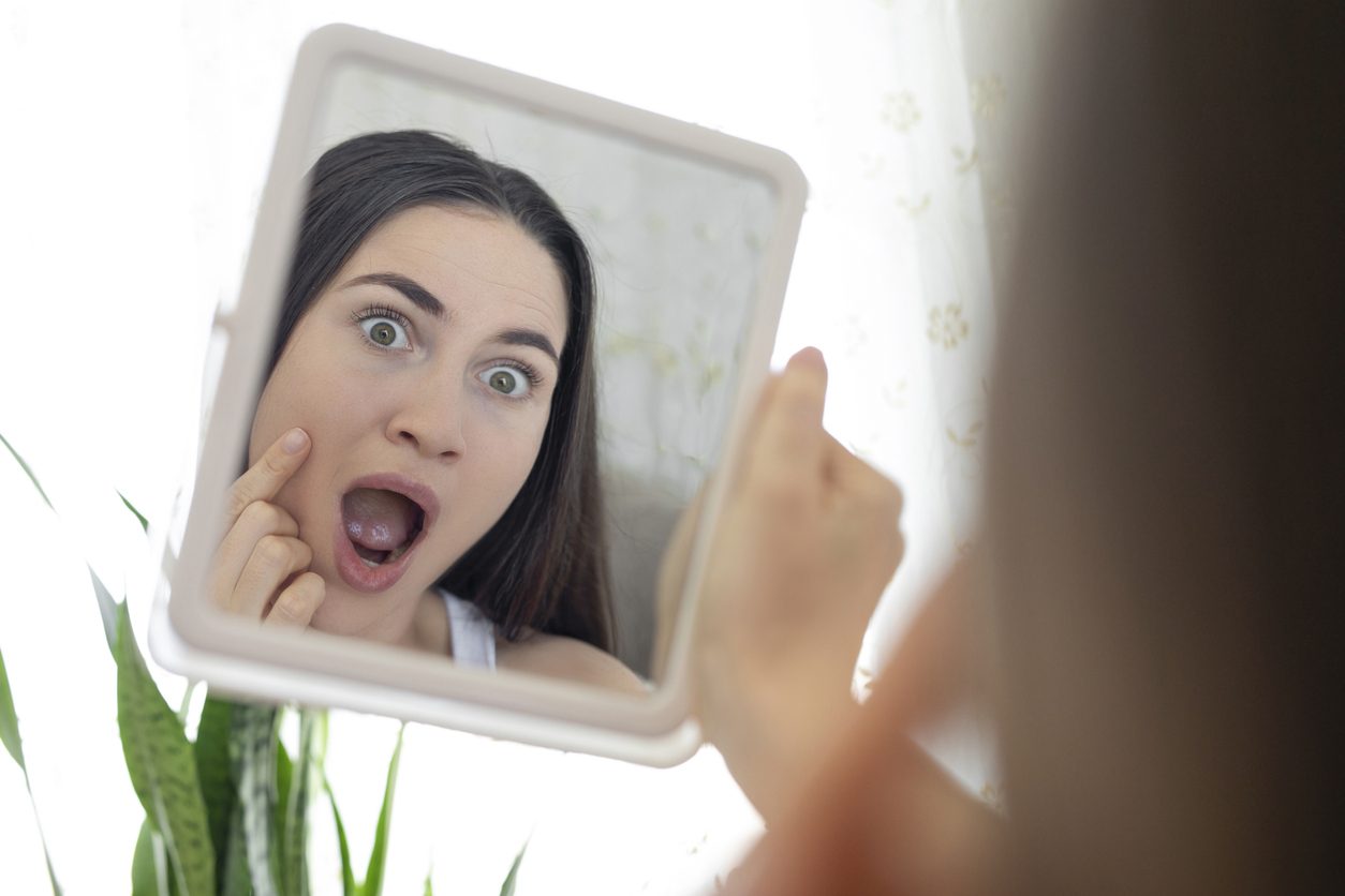IStock \ إزالة المكياج