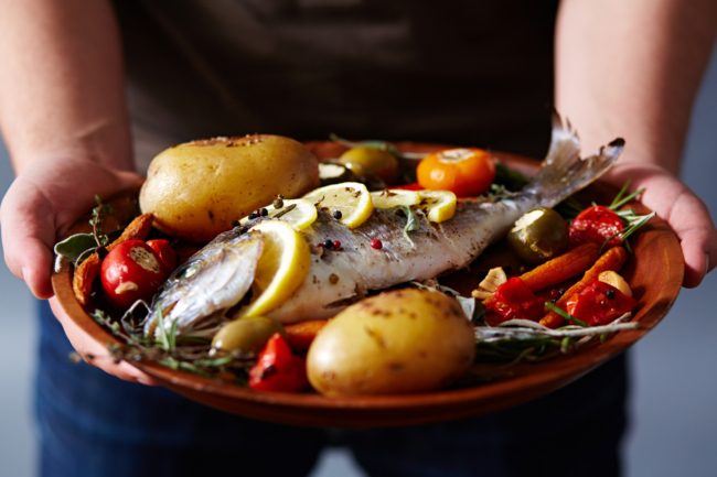 إذا كان تناول الأسماك صحياً فلماذا يمنعها الأطباء عن الحوامل؟