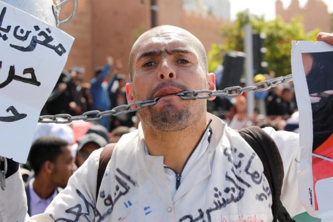 “ثورة الهاشتاغ” في المغرب.. انتفاضة حقيقية أم “تنفيس” يخدم الحكومة؟
