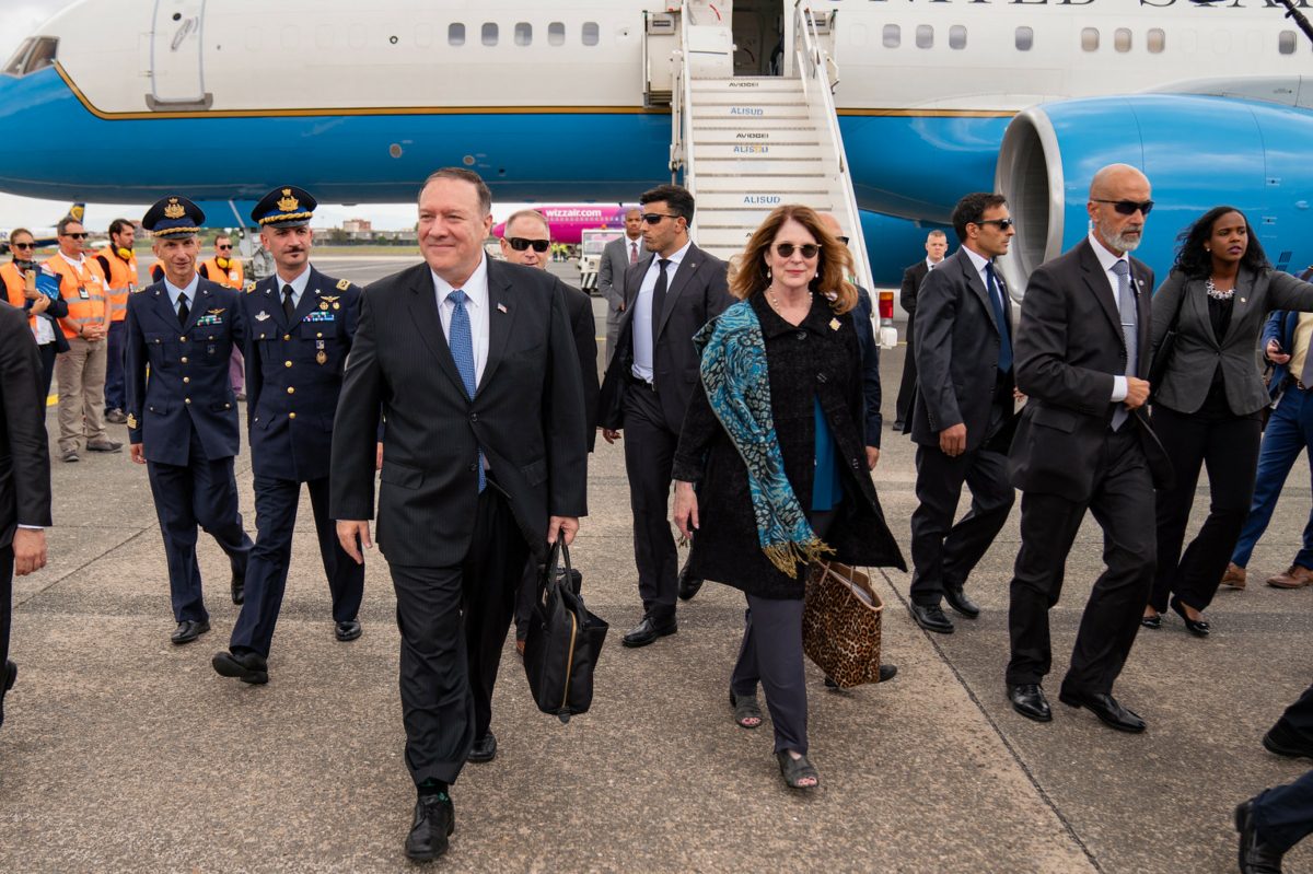 “الرئيس بومبيو”.. كيف يستغل وزير الخارجية الأمريكي منصبه لتحقيق طموحاته المستقبلية؟