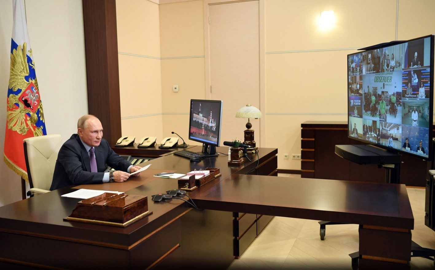 "واتساب" يطيح بقائد شرطة مرور موسكو بوتين