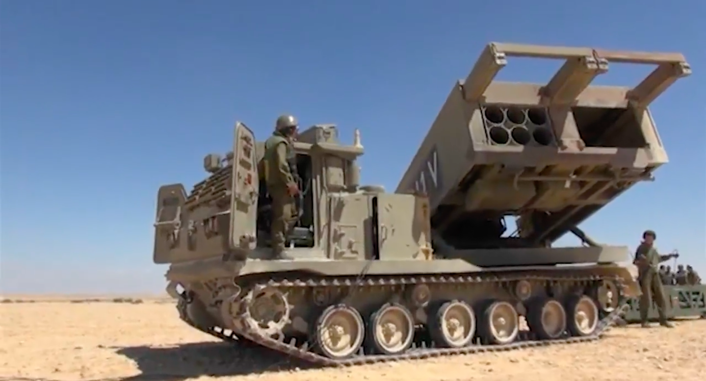 “استعداداً لمواجهة حزب الله”.. إسرائيل تعود للأسلحة العنقودية المحرمة دولياً بصاروخ جديد هو “الأكثر فتكاً”