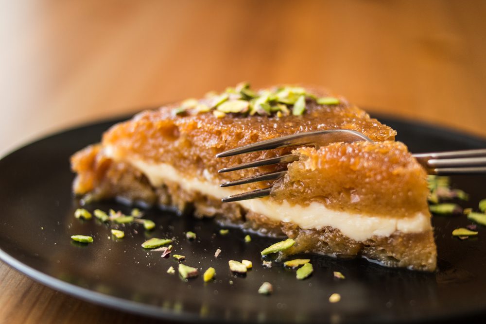 Shutterstock/ حلوى Ekmek Kadayıfı التركية