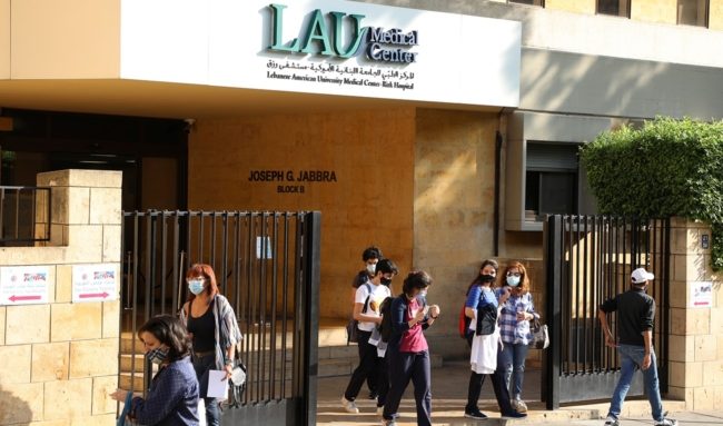 أمريكية تحصل على منح دراسية بمليون دولار! تقدمت لـ20 كلية لكن “وسماً” ساعدها في الفوز بالمنح