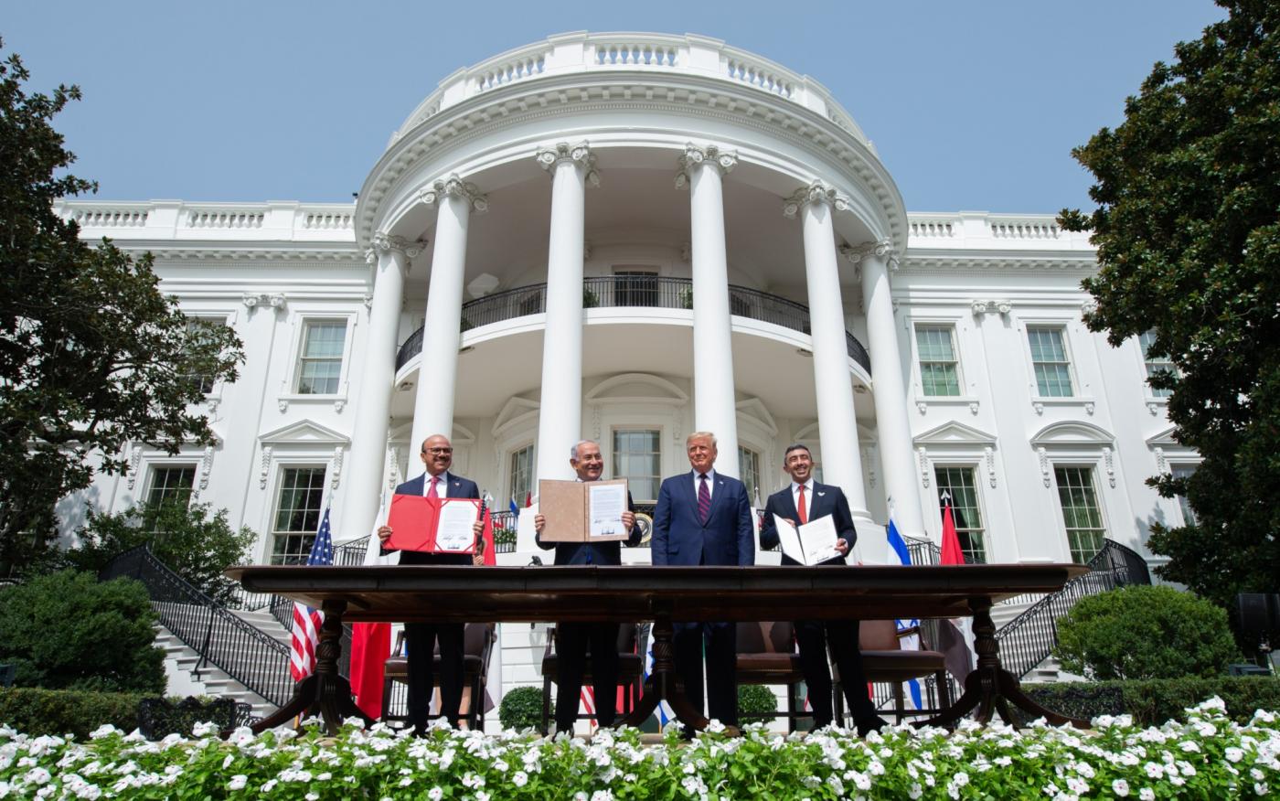 بالرغم مع إعادة علاقاتها مع إسرائيل.. لماذا لا تزال السلطة الفلسطينية على خلاف كبير مع الإمارات؟
