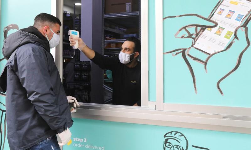 لبنان يدفع ثمن سهرة واحدة.. تحذير من جائحة على الطريقة الإيطالية والإغلاق التام قد يسبب كارثة أسوأ