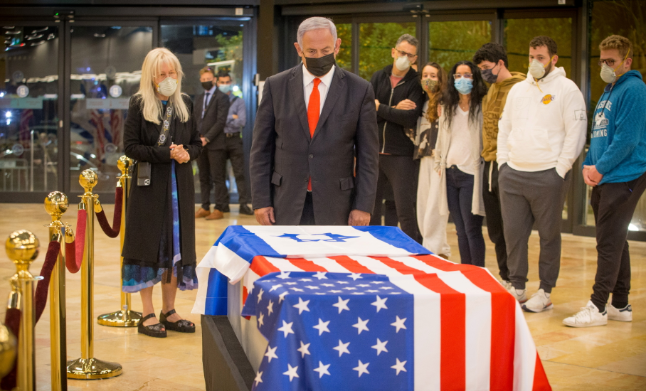 أبرز المهندسين لاعتبارها “عاصمة لإسرائيل”.. دفن قطب القمار الأمريكي “شيلدون” في القدس (صور)