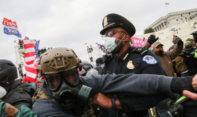ثاني حالة انتحار بصفوف ضباط شاركوا في صدّ هجوم “أنصار ترامب” على مبنى الكابيتول