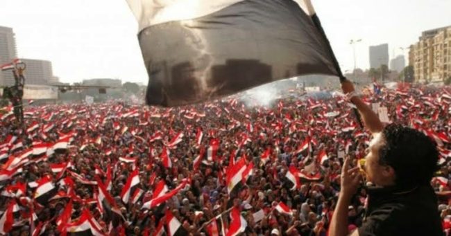 لا تُقدِّس شخصاً وابتعِد عن أنصاف الحلول.. 4 دروس تعلمتها من ثورة 25 يناير