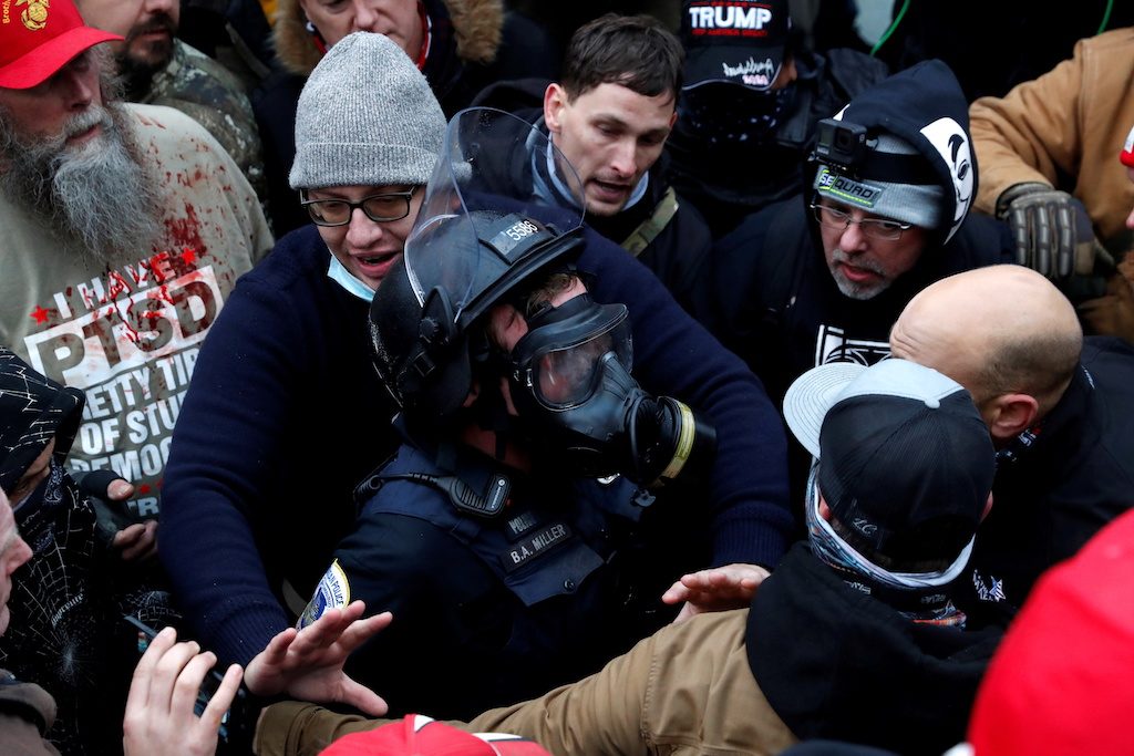 اقتحام الكونغرسأنصار ترامب يوسعون المظاهرات لتشمل عدداً من الولايات