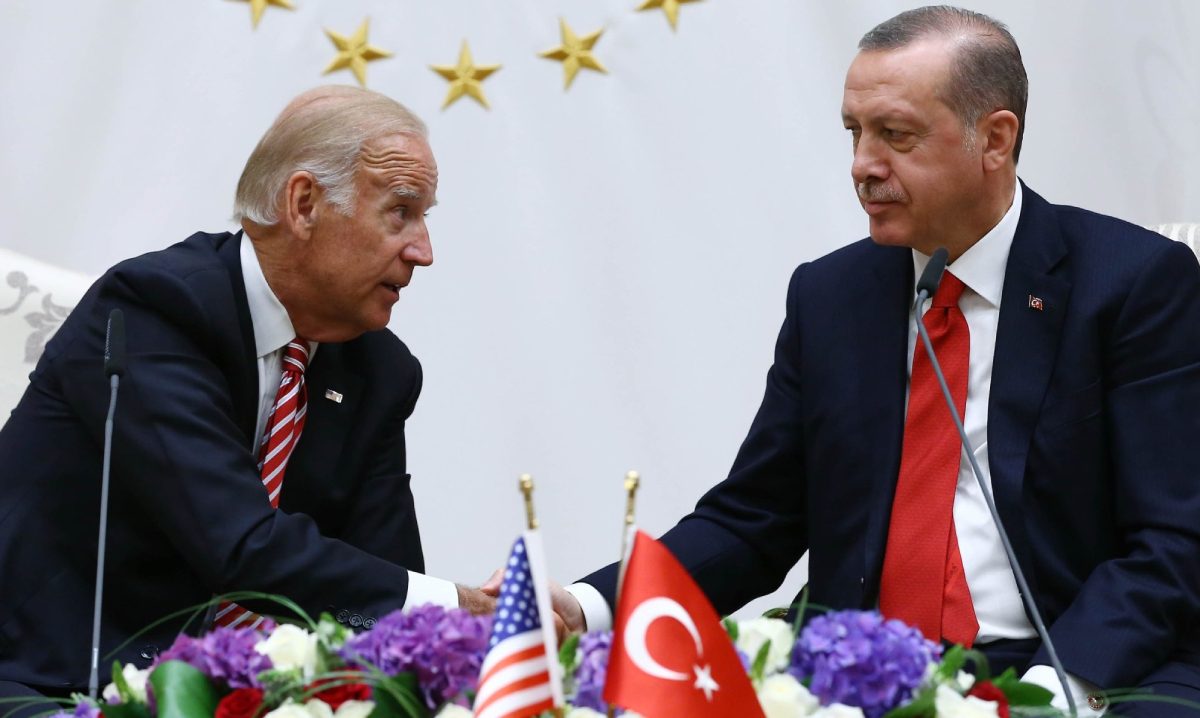 “غولن” ومنظومة “إس-400” والعقوبات أبرزها.. ما خيارات بايدن لحل الخلافات الأمريكية التركية؟