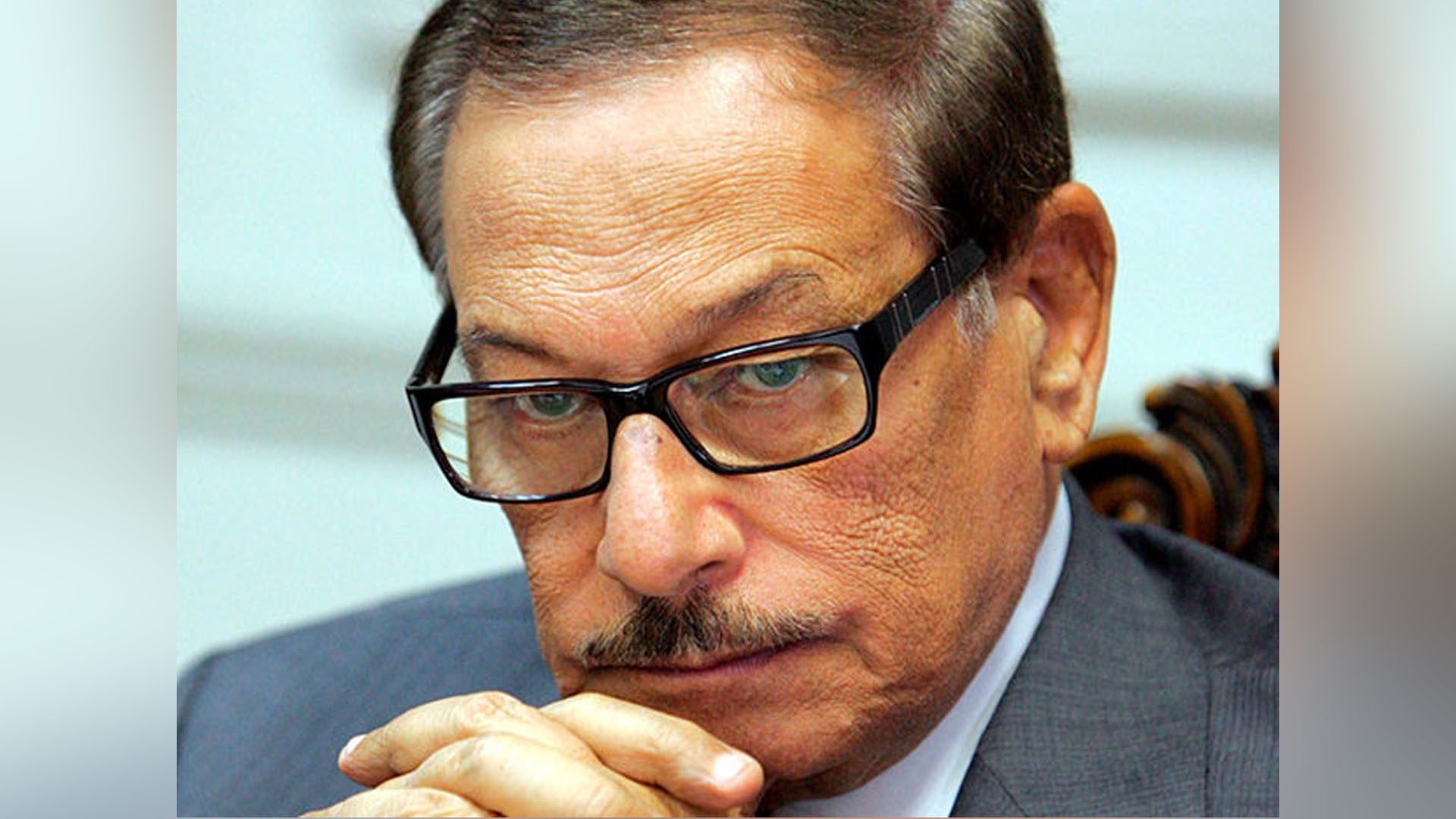 تاريخ دامٍ بدايته فتاة يهودية.. سبب الخلاف بين صفوت الشريف وعائلة خورشيد