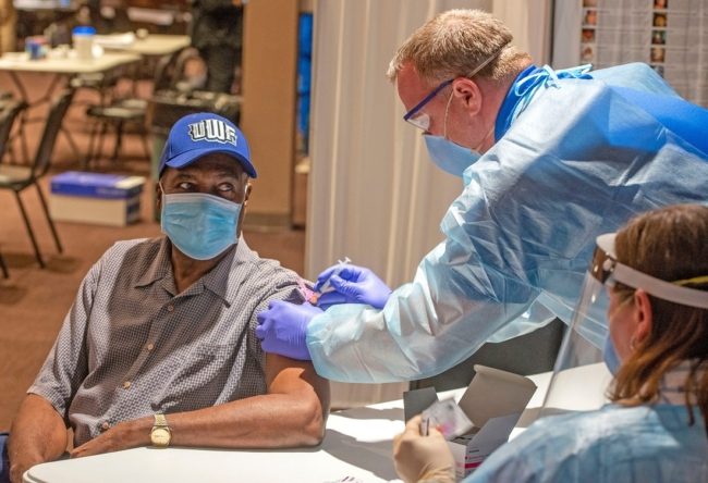 أخفُّ أعراض الإصابة بكورونا وأقساها في الوقت ذاته.. ماذا يعني أن تفقد حاستي الشم والتذوق؟