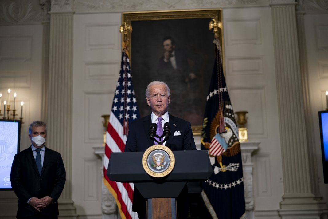 أول محادثة بين بايدن وبوتين