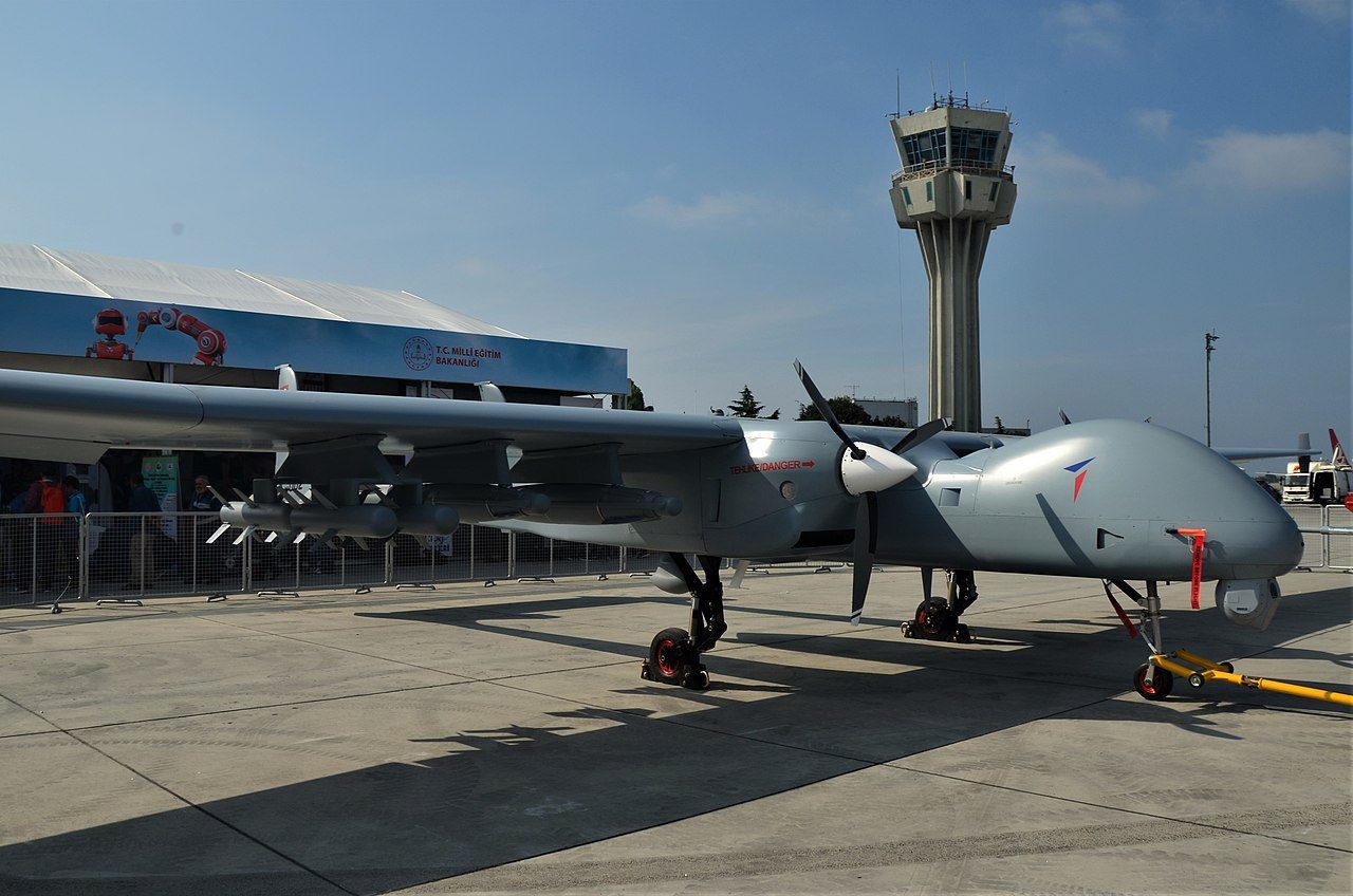 سر فشل الصواريخ أمام الطائرات المسيرة، وما قصة الأسلحة المستقبلية التي تهددها؟