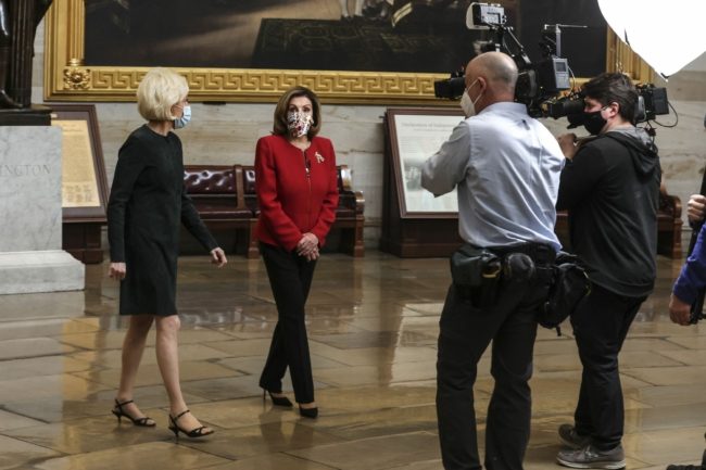 إما الاستقالة أو العزل! ما “المصائب” التي قد يتسبَّب فيها ترامب خلال أيام فقط؟