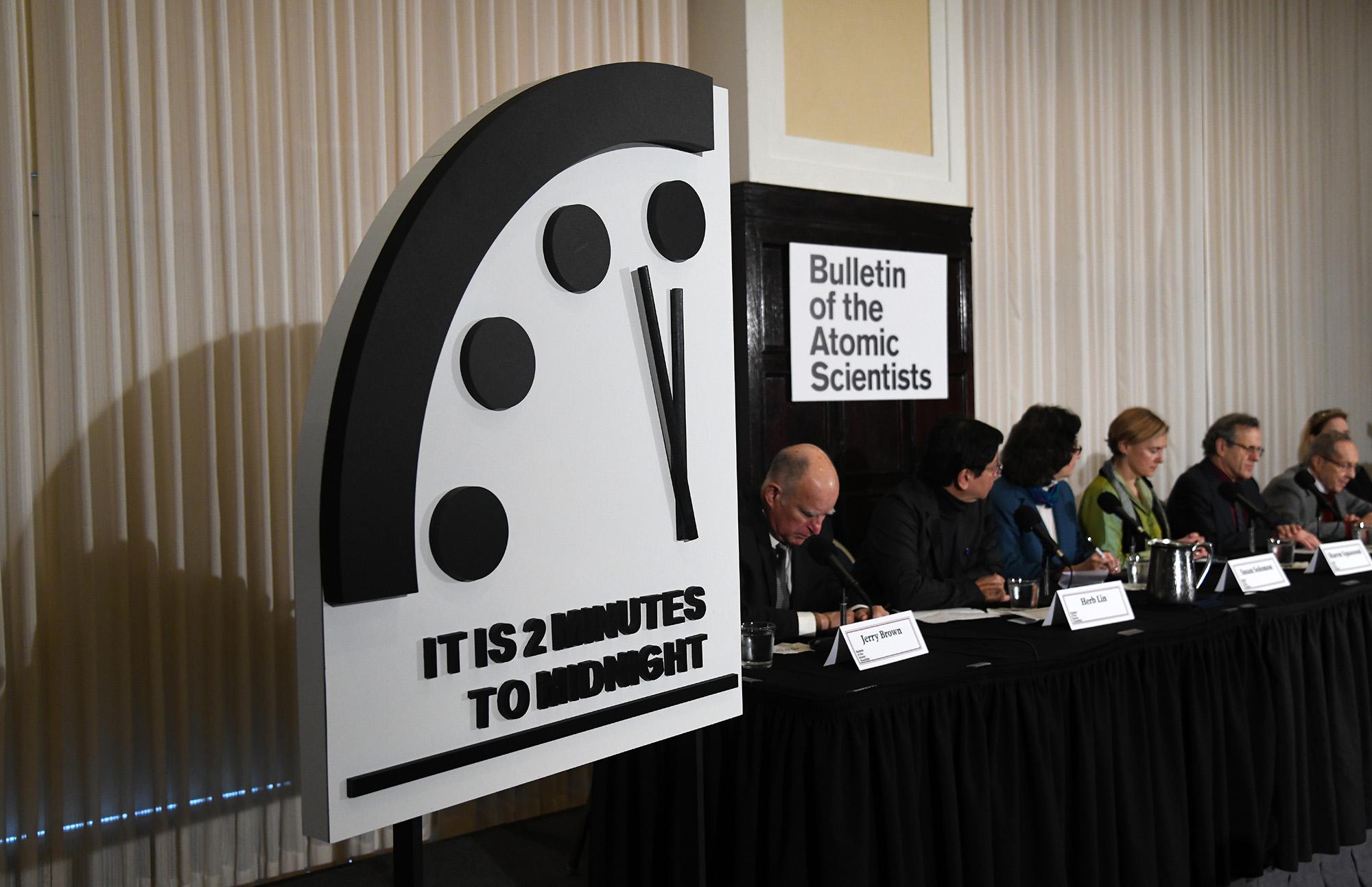 علماء ساعة القيامة