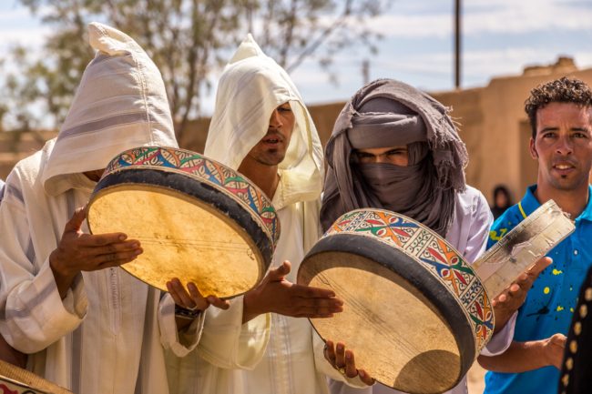 يرتدون أقنعةً خاصة ويرقصون على أنغام أغانٍ شعبية.. طقوس الأمازيغ في إحياء رأس سنتهم الجديدة