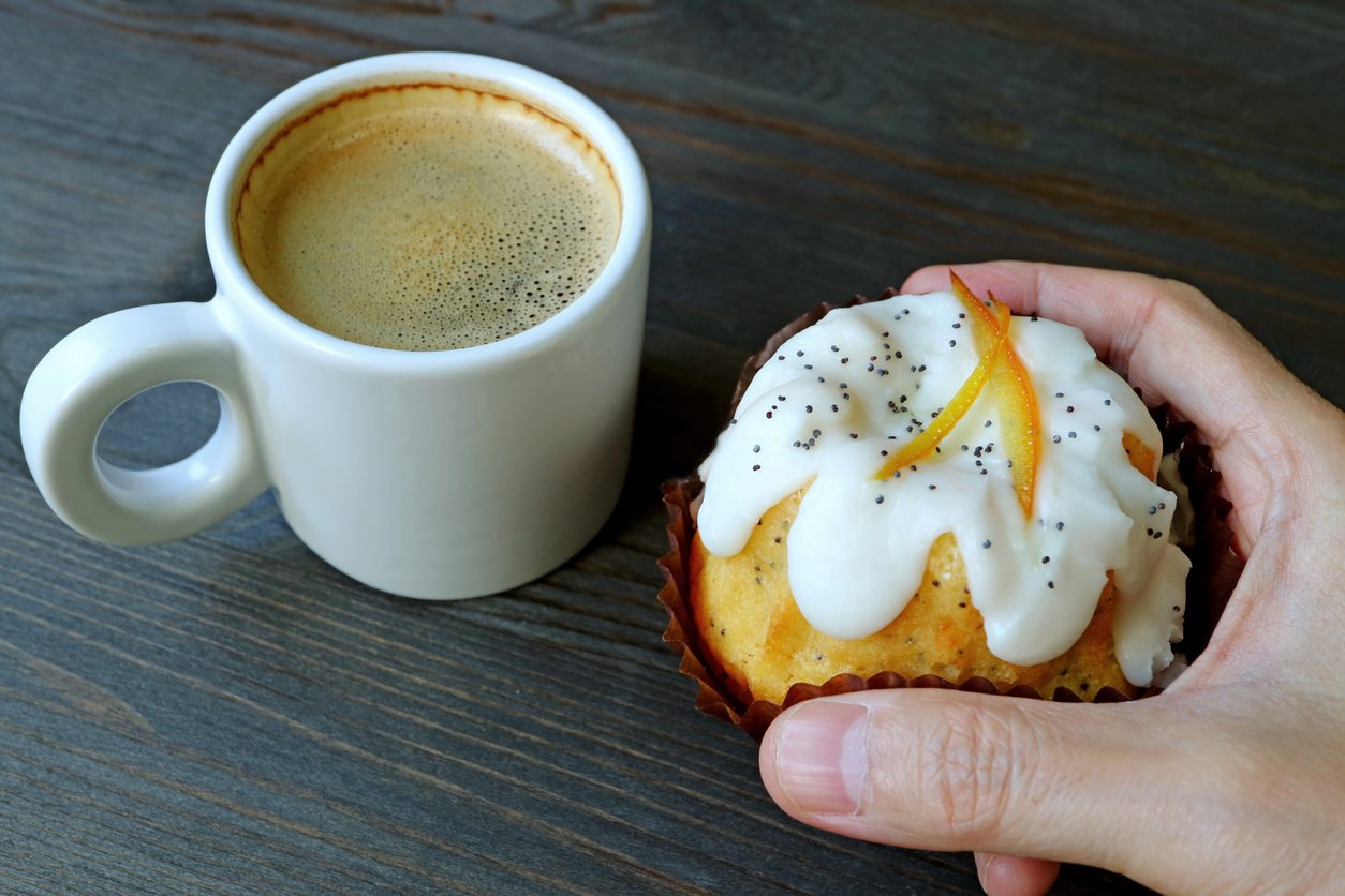 السوفليه كما لم تتذوقوه من قبل، مع مربى وعصير البرتقال