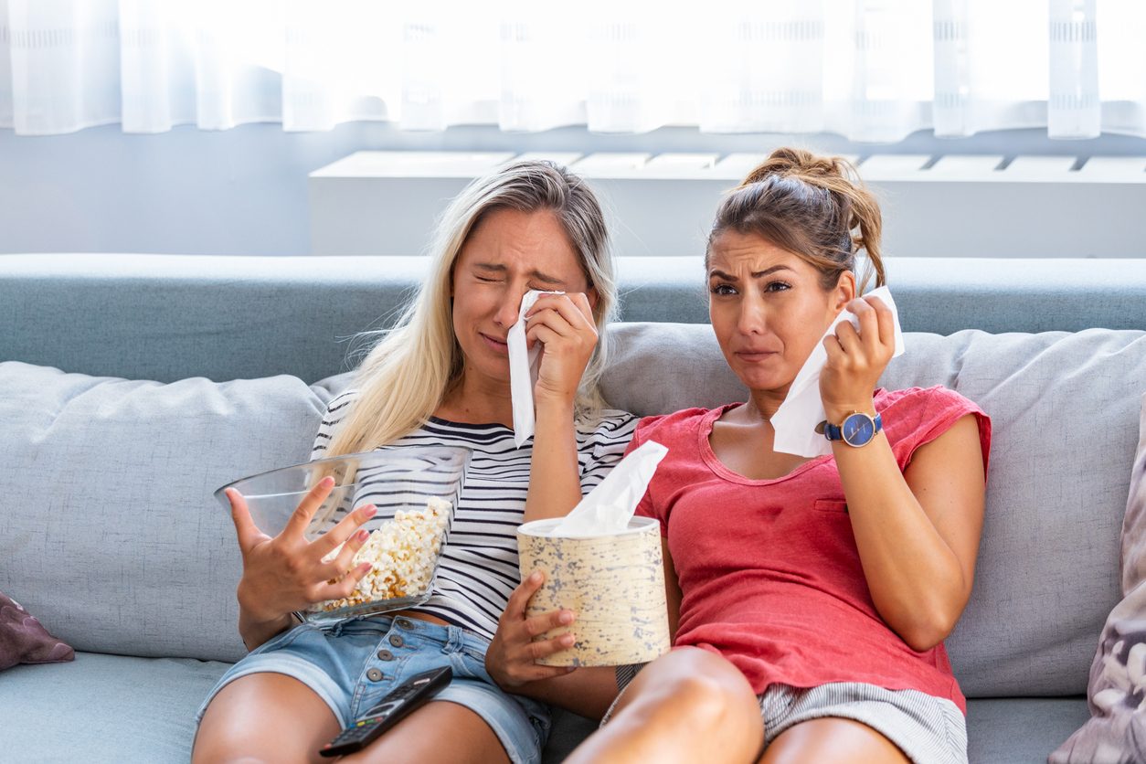 iStock البكاء عند مشاهدة الأفلام
