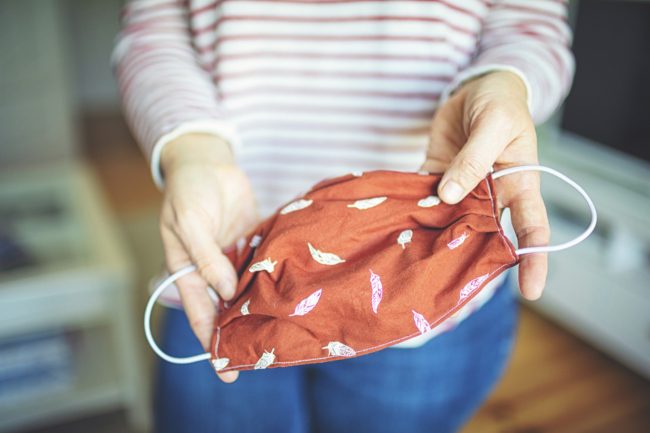 متى يصبح تغيير قناع الوجه القطني واجباً؟