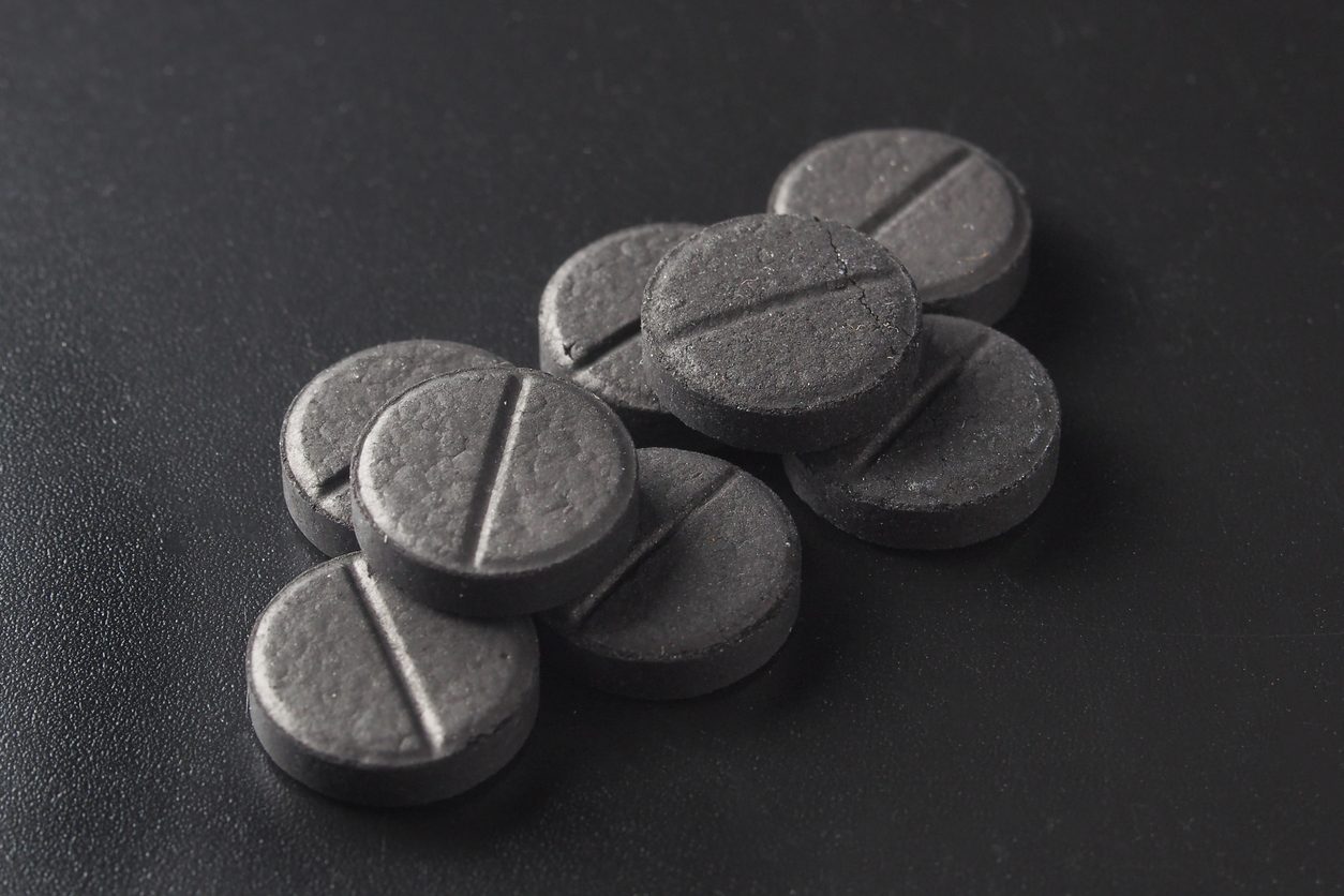 iStock/ حبوب الفحم.. علاج سحري لا يتخلى عنه الشعب الروسي