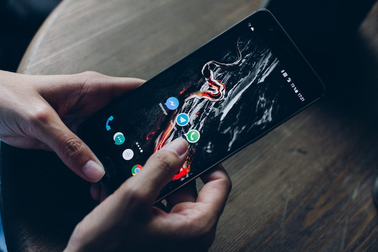 الكل يبحث عن بديل واتساب.. لكن هل سيغنال وتليغرام أكثر أماناً حقاً؟