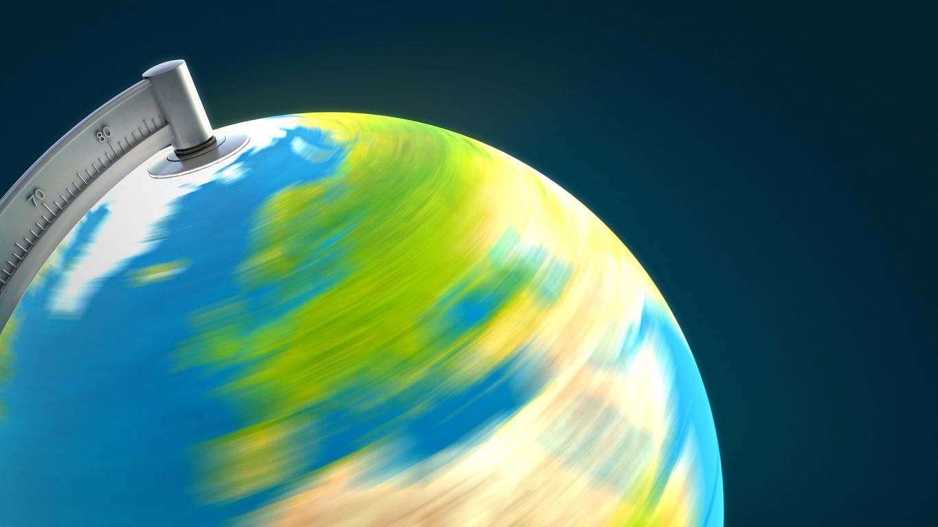 الأرض تدور بأقصى سرعة لها منذ 50 عاماً ونحن نشهد أقصر أيامنا.. ما القصة وهل سنشهد “الثانية الكبيسة” في 2021؟