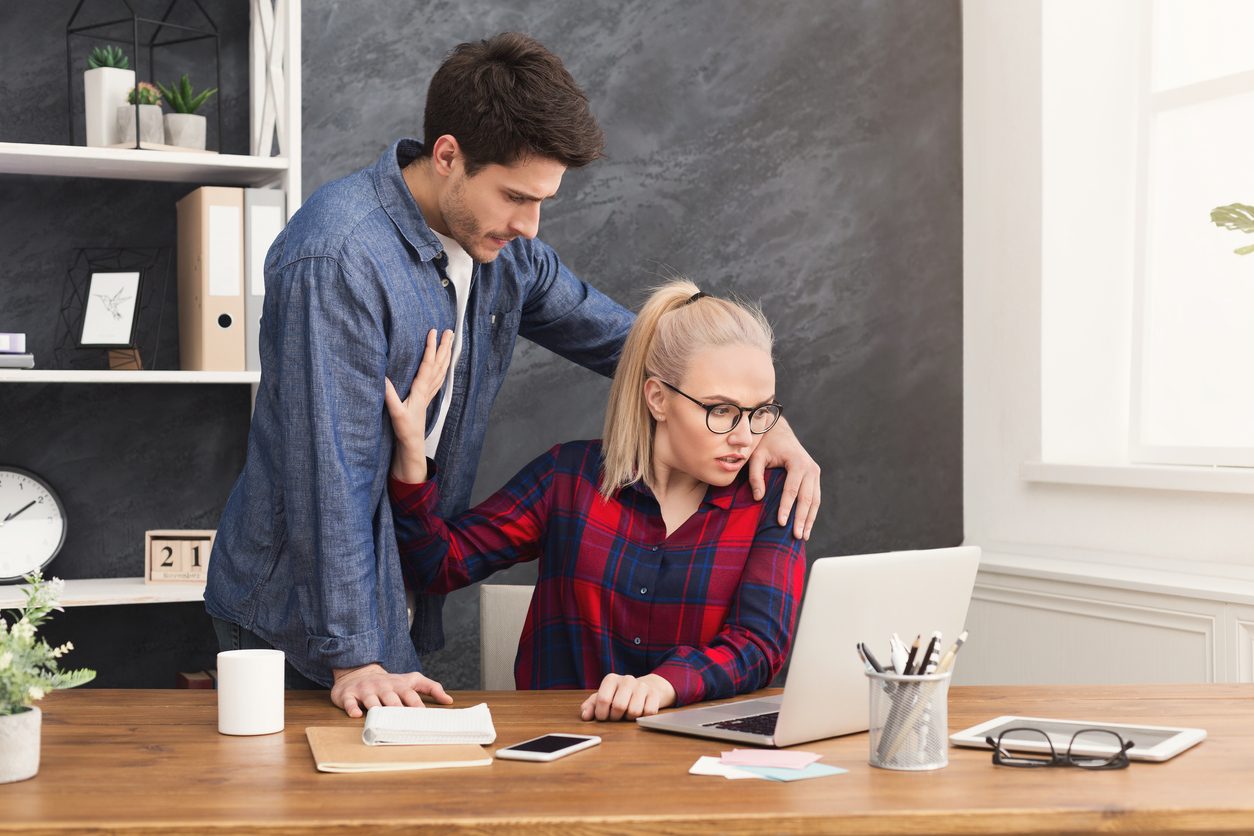 الذكر مستعد للمخاطرة بحياته من أجل إشباع رغباته.. ما أسباب ودوافع التحرش الجنسي عند الرجال؟