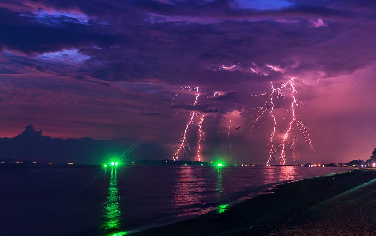 الصواعق الشديدة