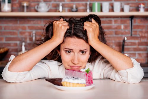 هل عرفت الآن لماذا تشتهي السكريات باستمرار؟ - Shutterstock