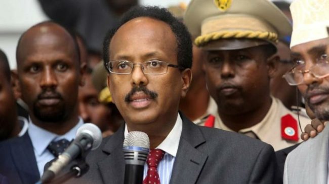 من أجل “إرضاء” إثيوبيا.. رئيس الصومال رفض نقل مساعدات طبية في طائرة عسكرية مصرية