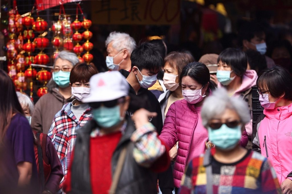 نضع كمامة أم اثنتين