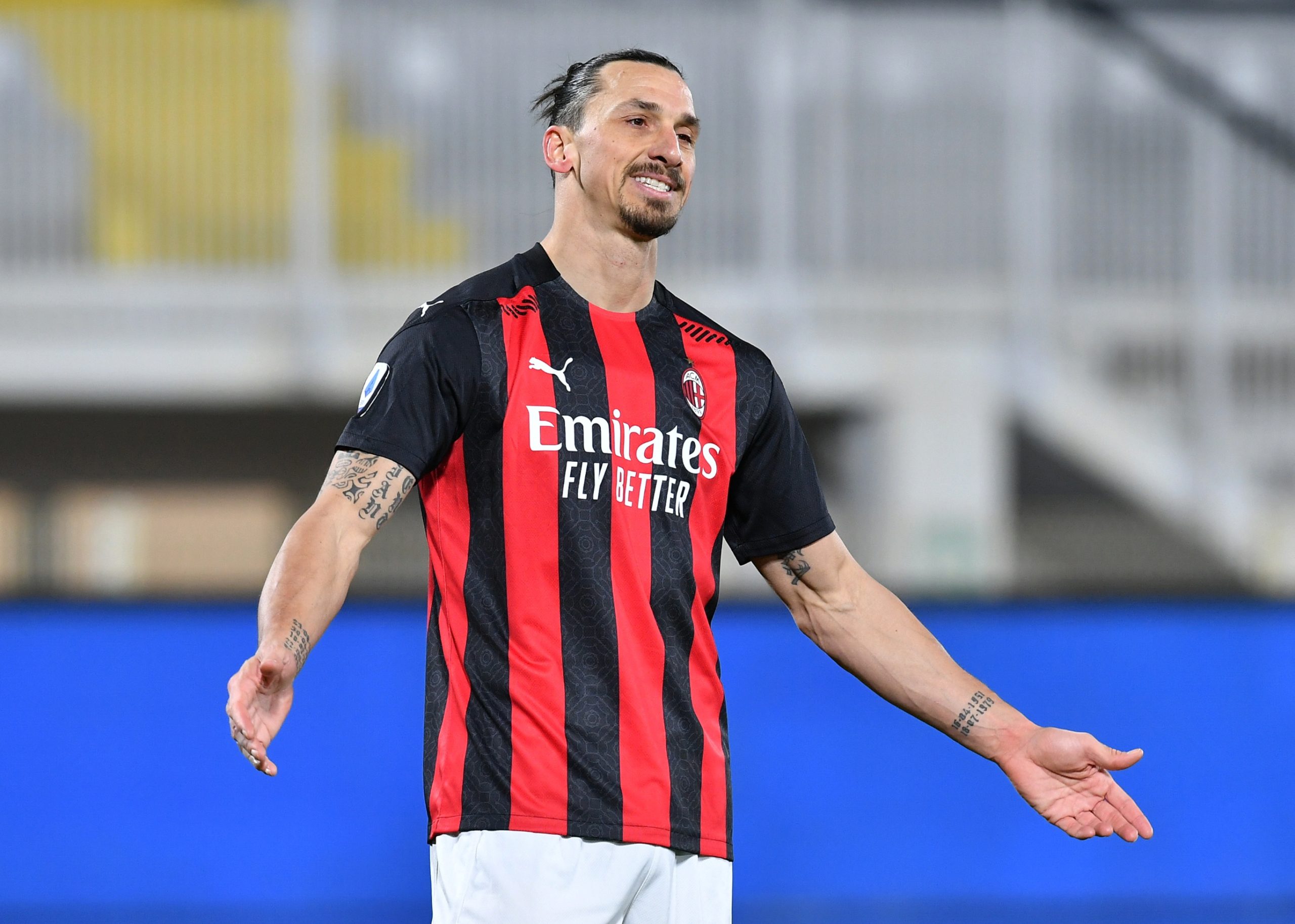 مشجع وصفه بـ”المسلم النتن”.. بطل صربيا يعتذر لإبراهيموفيتش بسبب عنصرية جماهيره