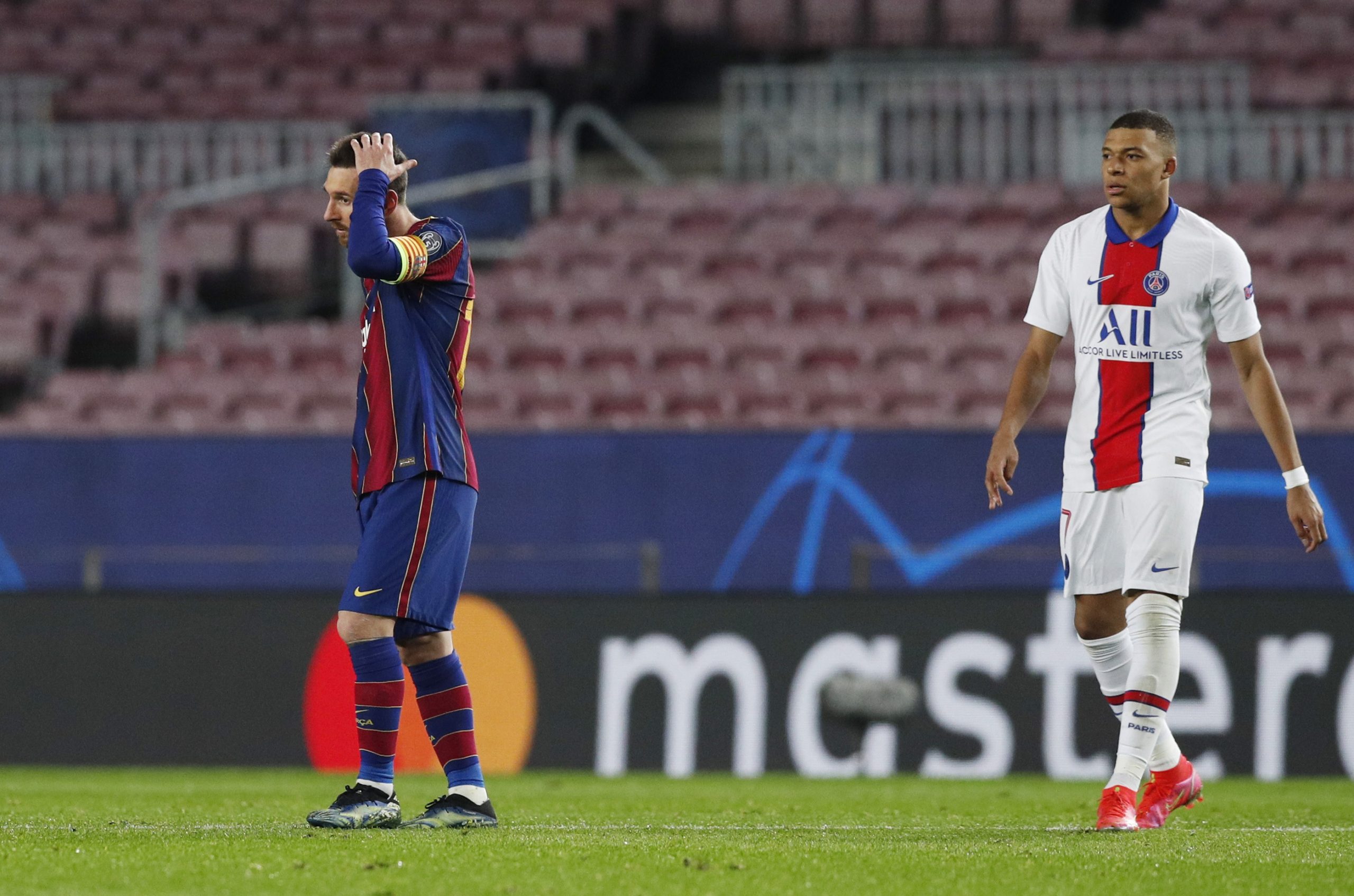 شتائم متبادلة بين بيكيه وغريزمان على أنغام مبابي.. تفاصيل فضيحة برشلونة الجديدة