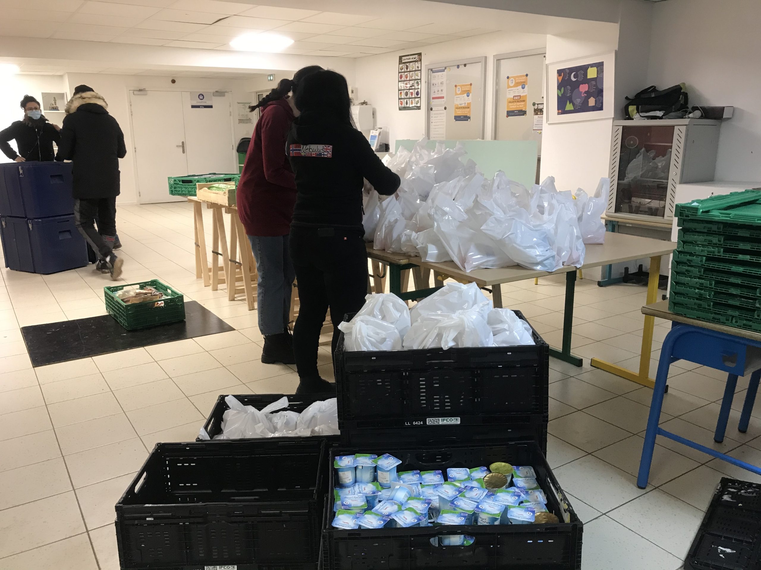 مسجد فرنسي يحمي المشردين من الجوع والبرد/ الأناضول