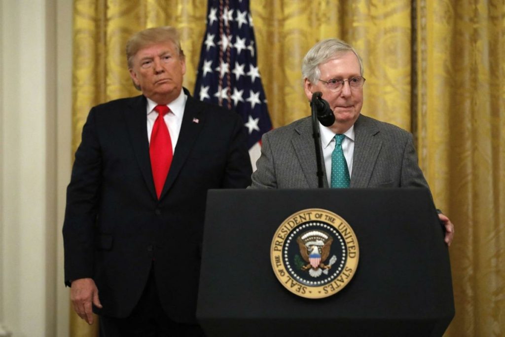 ترامب يهاجم زعيم الجمهوريين