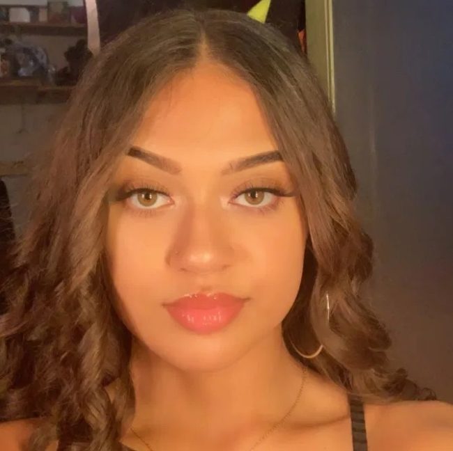 قالت: “لن أزعجكم بعد اليوم”.. نجمة “تيك توك” تنتحر بعد مشاركة فيديو غنَّت فيه ورقصت