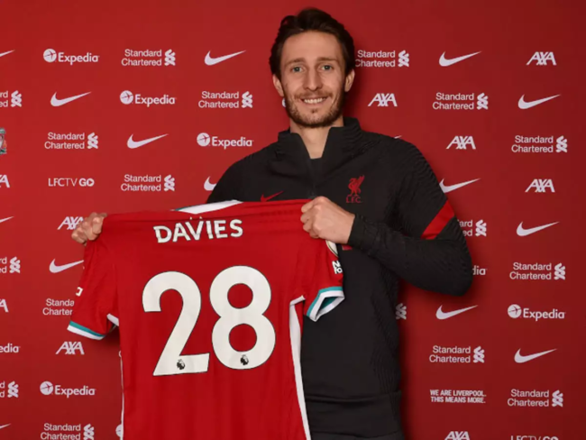بن ديفيز مدافع ليفربول الجديد.. أمضى حياته مع فرق مغمورة وباع أثاث منزله