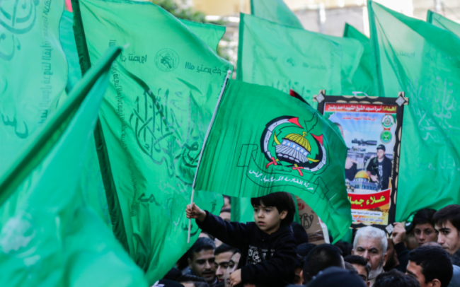 حماس ترفض إعادة أسرى إسرائيل دون صفقة تبادل.. رداً على تصريحات وزير دفاعها الذي تعهد باسترجاعهم