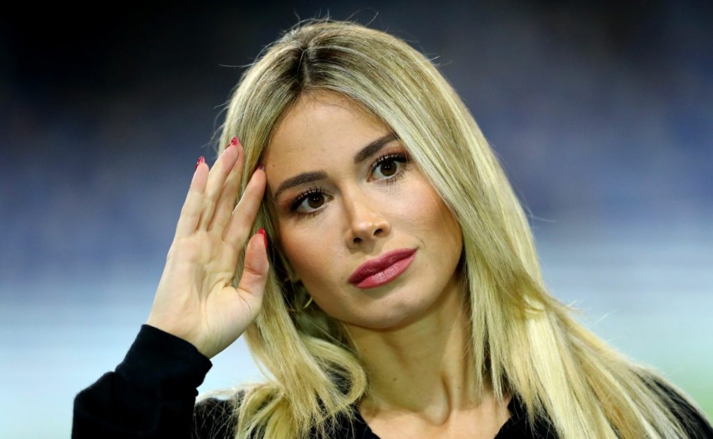 يمان يتربط بالمذيعة الإيطالية ديليتا ليوتا