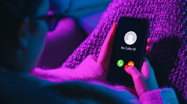 تريد الاتصال بأحد ما ولا تريد أن يعرف رقمك الشخصي؟.. حيلة سريعة لهواتف Android وIOS ستساعدك على ذلك