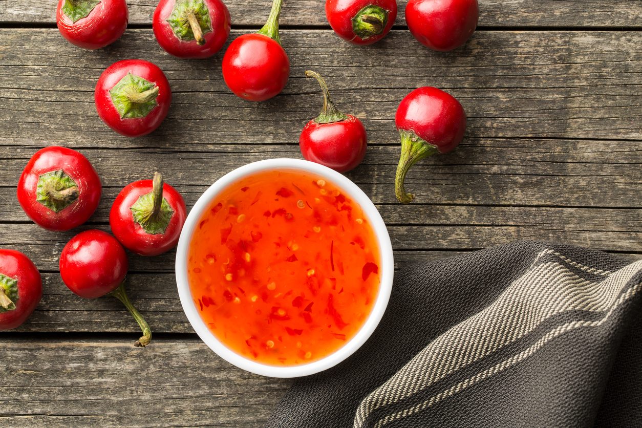 مزيج من طعمين مميزين.. جرِّب تحضير صوص الدجاج الحلو والحامض