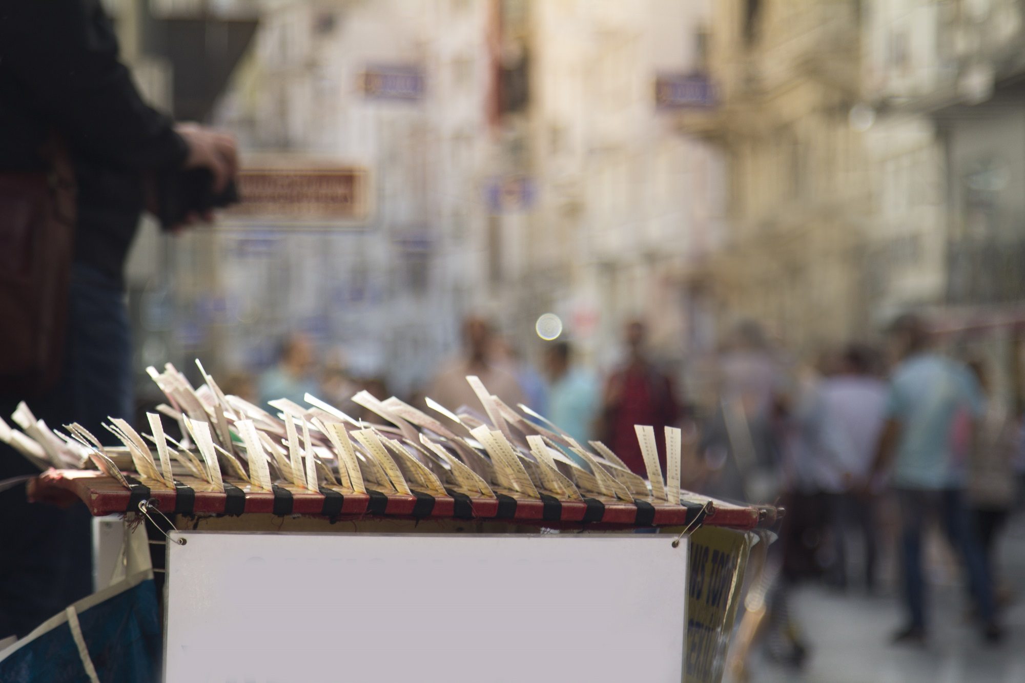 اليانصيب أمريكي يفوز