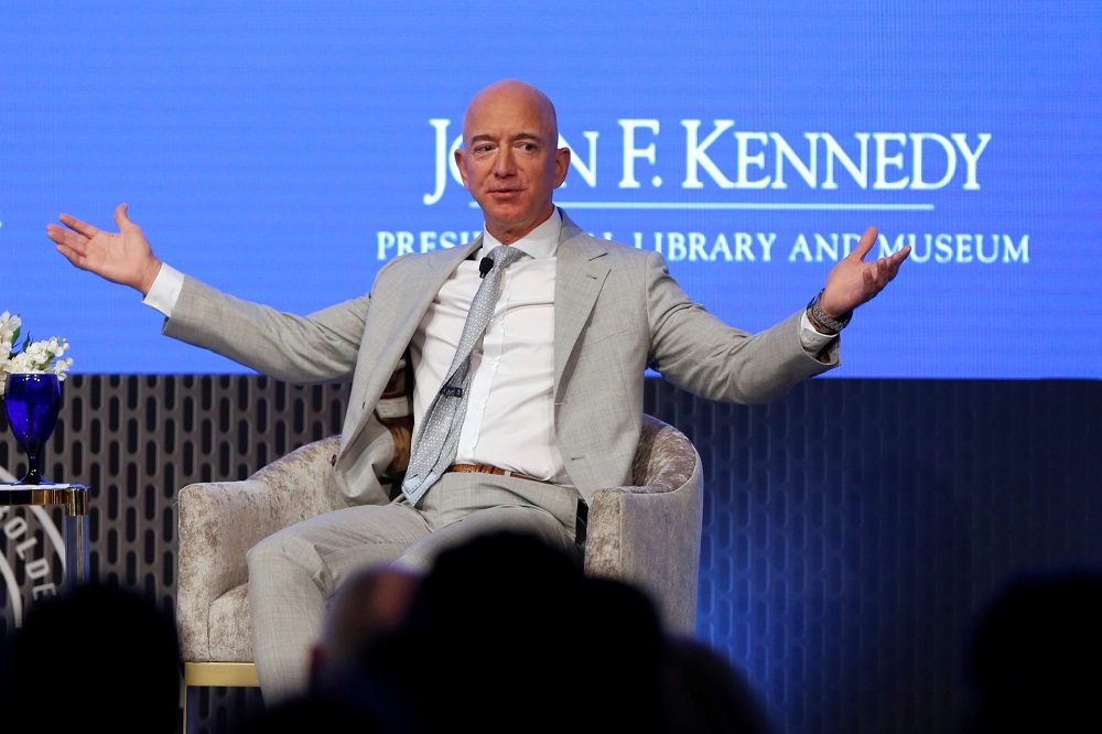 بيزوس يقرر الاستقالة