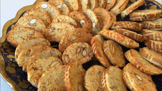 الحلوى التي تزين كل المناسبات السعيدة.. وصفة الفقاص المغربي باللوز