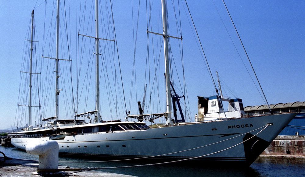 غرق يخت فوسيا