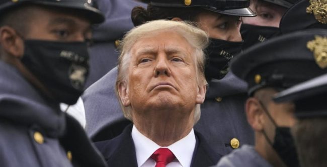 لأول مرة.. مركز أوروبي يصنِّف أمريكا في قائمة “الديمقراطيات المتراجعة” بسبب أداء إدارة ترامب